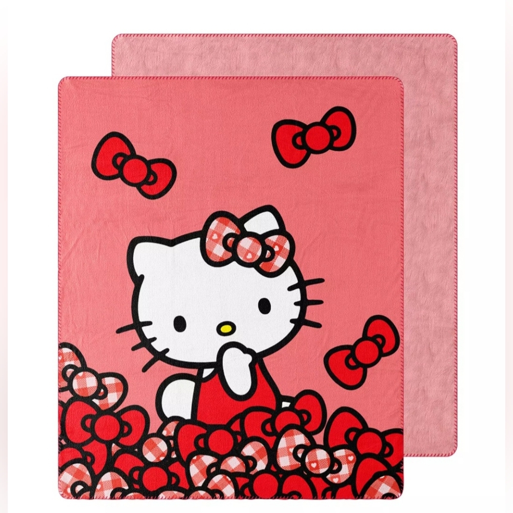 Hello Kitty 50" x 60" Cloud Faux Fur Throw Blanket